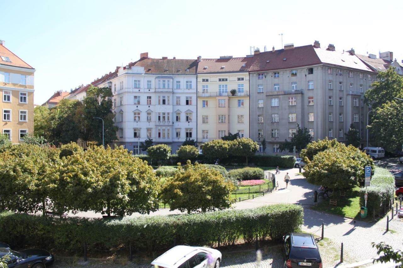 Cosy Apartment Under The Tower Praga Exterior foto