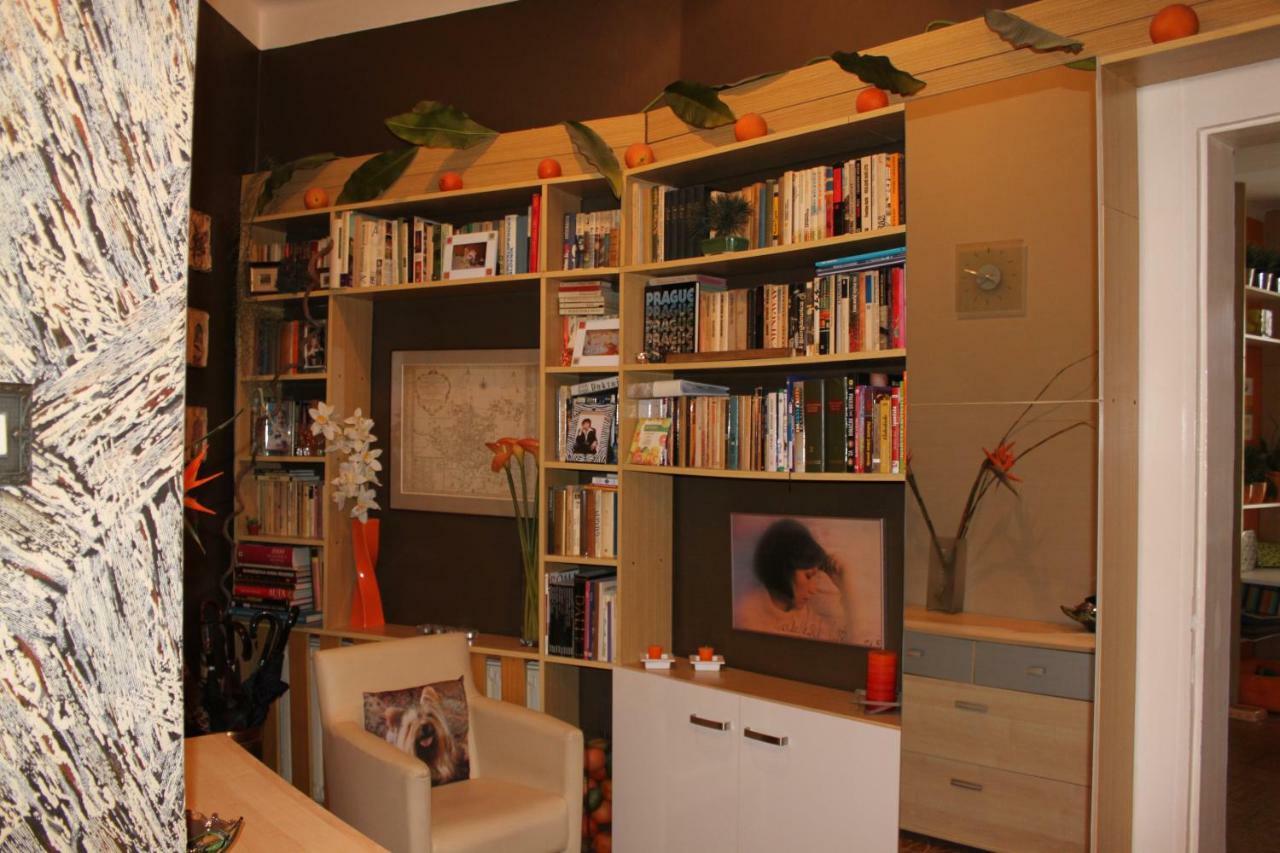 Cosy Apartment Under The Tower Praga Exterior foto
